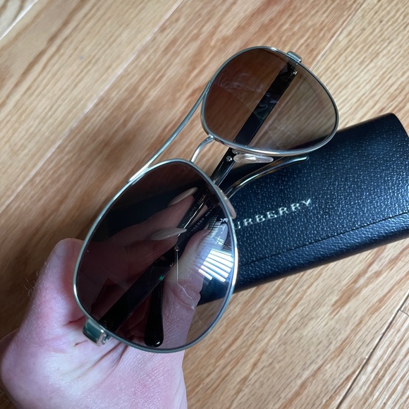 Burberry Sunglasses | excellent condition - Picture 3 of 7
